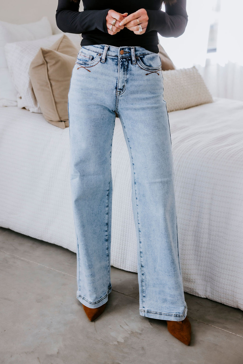 Harly Saige Wide Leg Jean