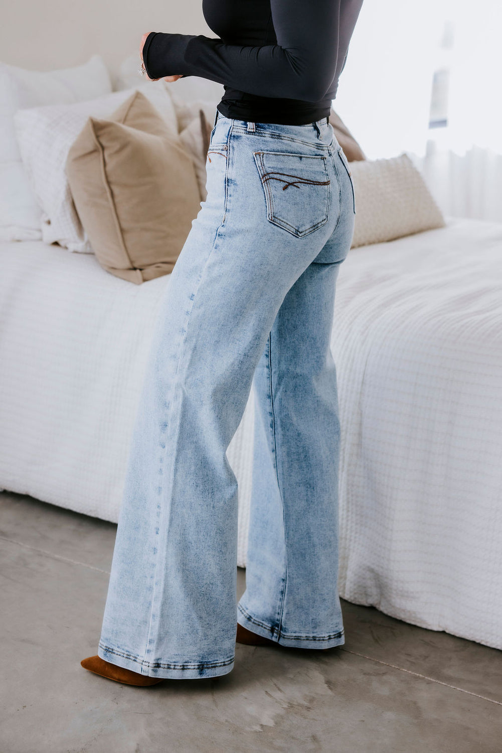 Harly Saige Wide Leg Jean