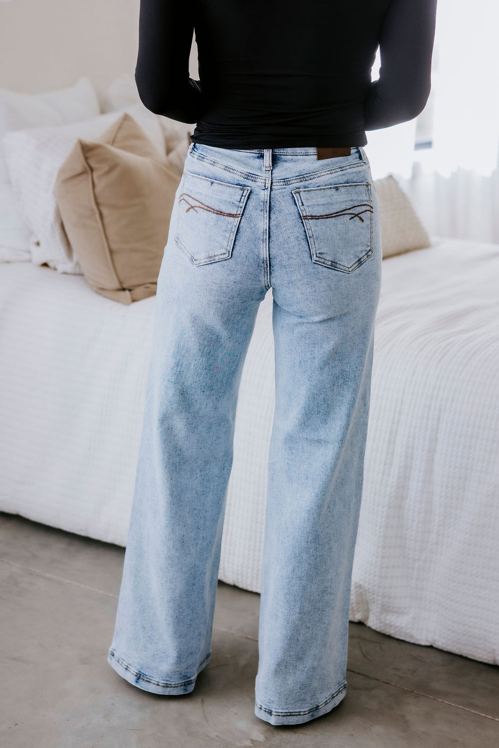 Harly Saige Wide Leg Jean