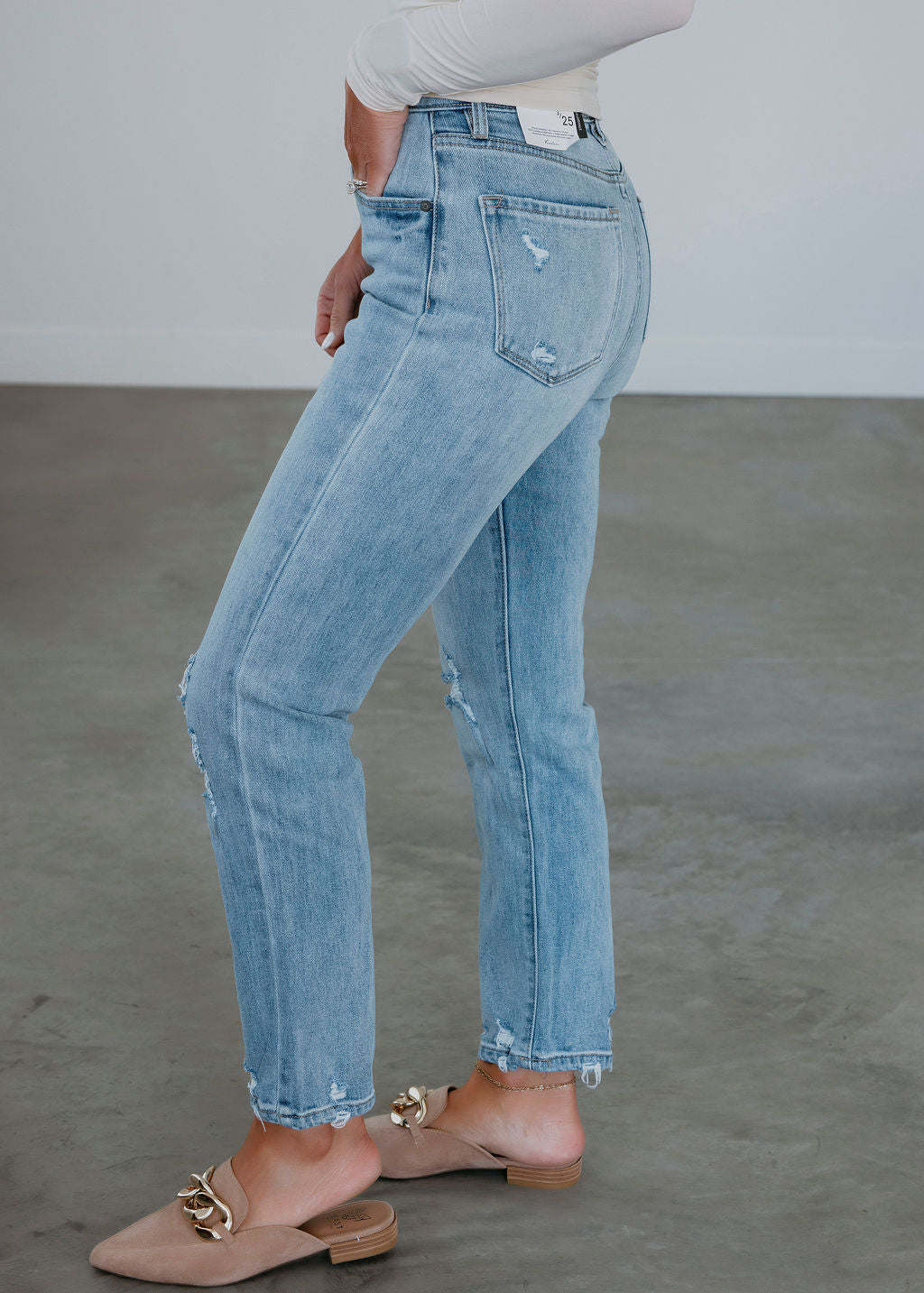 Elva KanCan Slim Straight Jean