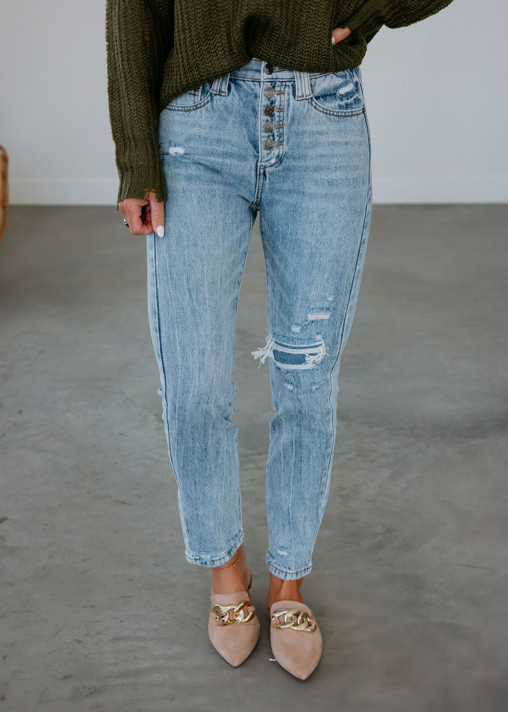 Amirah Saige Slim Straight Jean