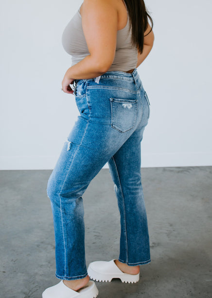 Curvy Leena Straight Jean