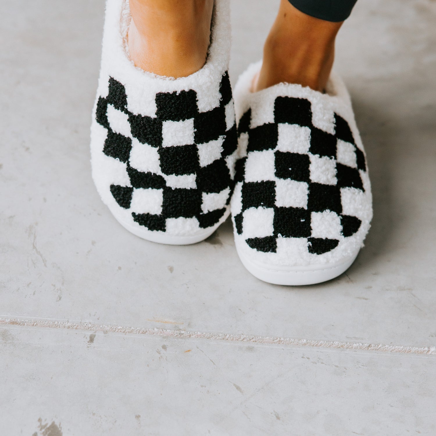 Cozi Checkered Slippers