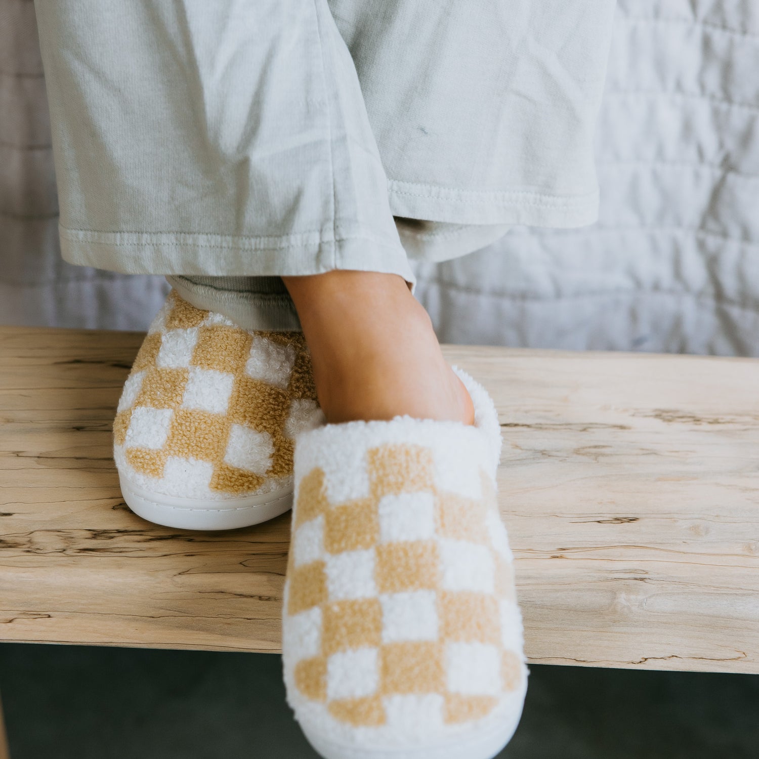 Cozi Checkered Slippers