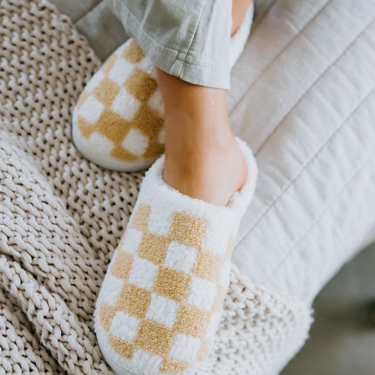 Cozi Checkered Slippers