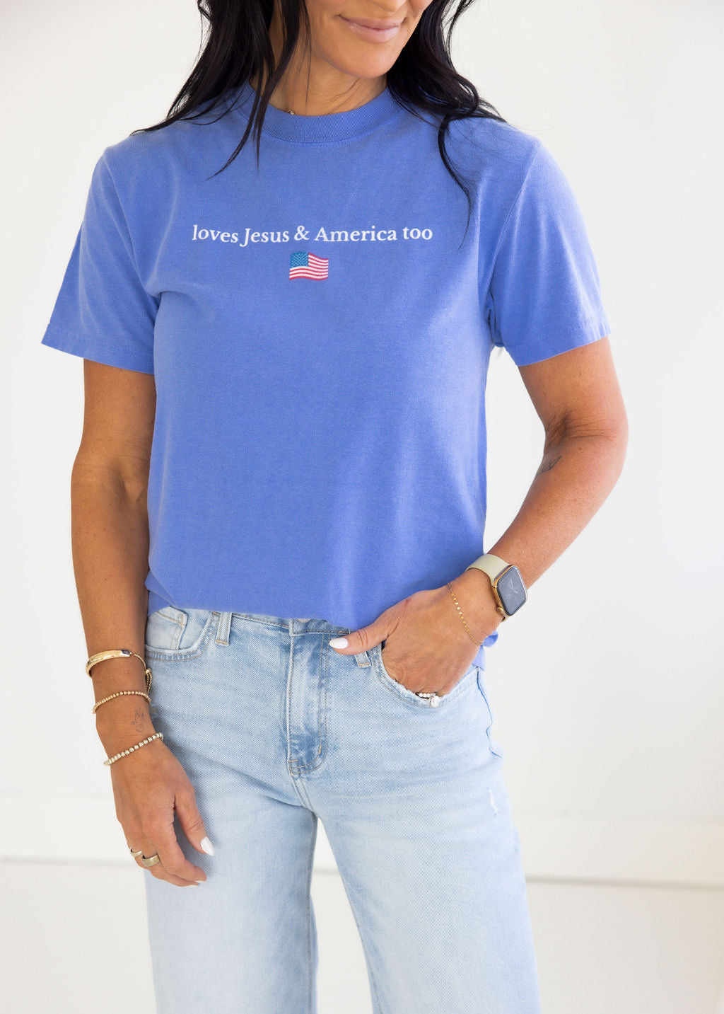 Loves Jesus Graphic Tee