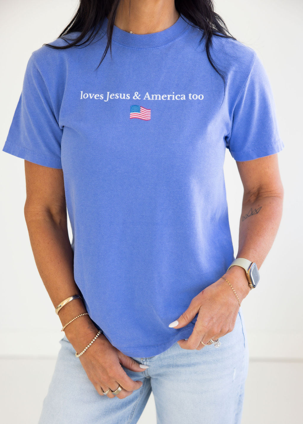 Loves Jesus Graphic Tee