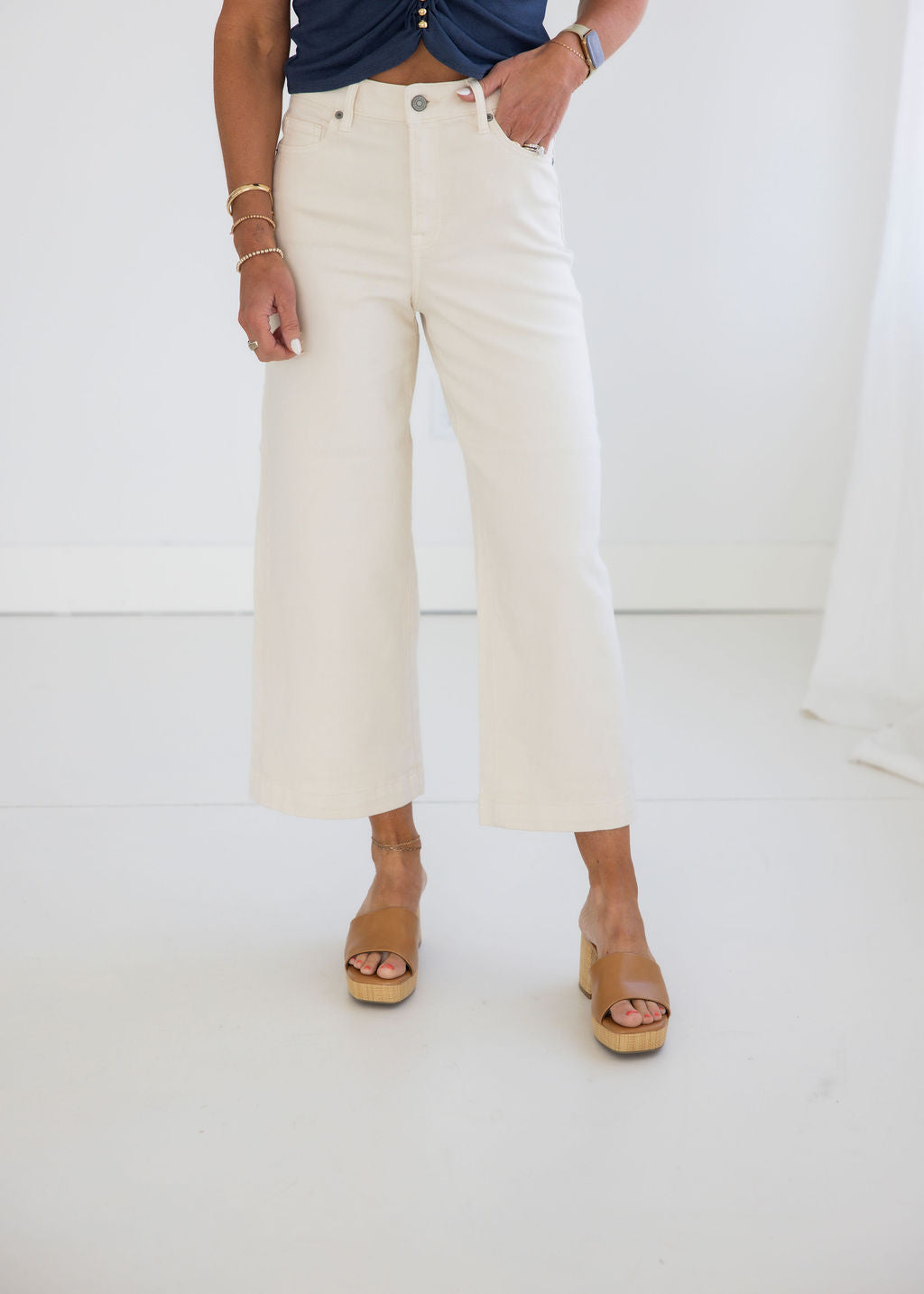 Dillon Hidden Crop Jean