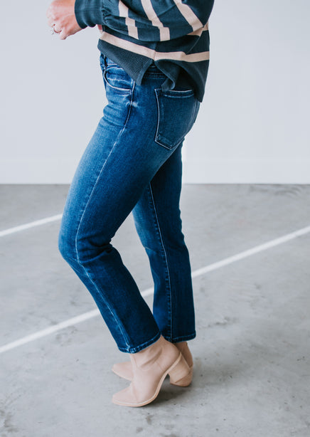 Cynthia Slim Straight Jean