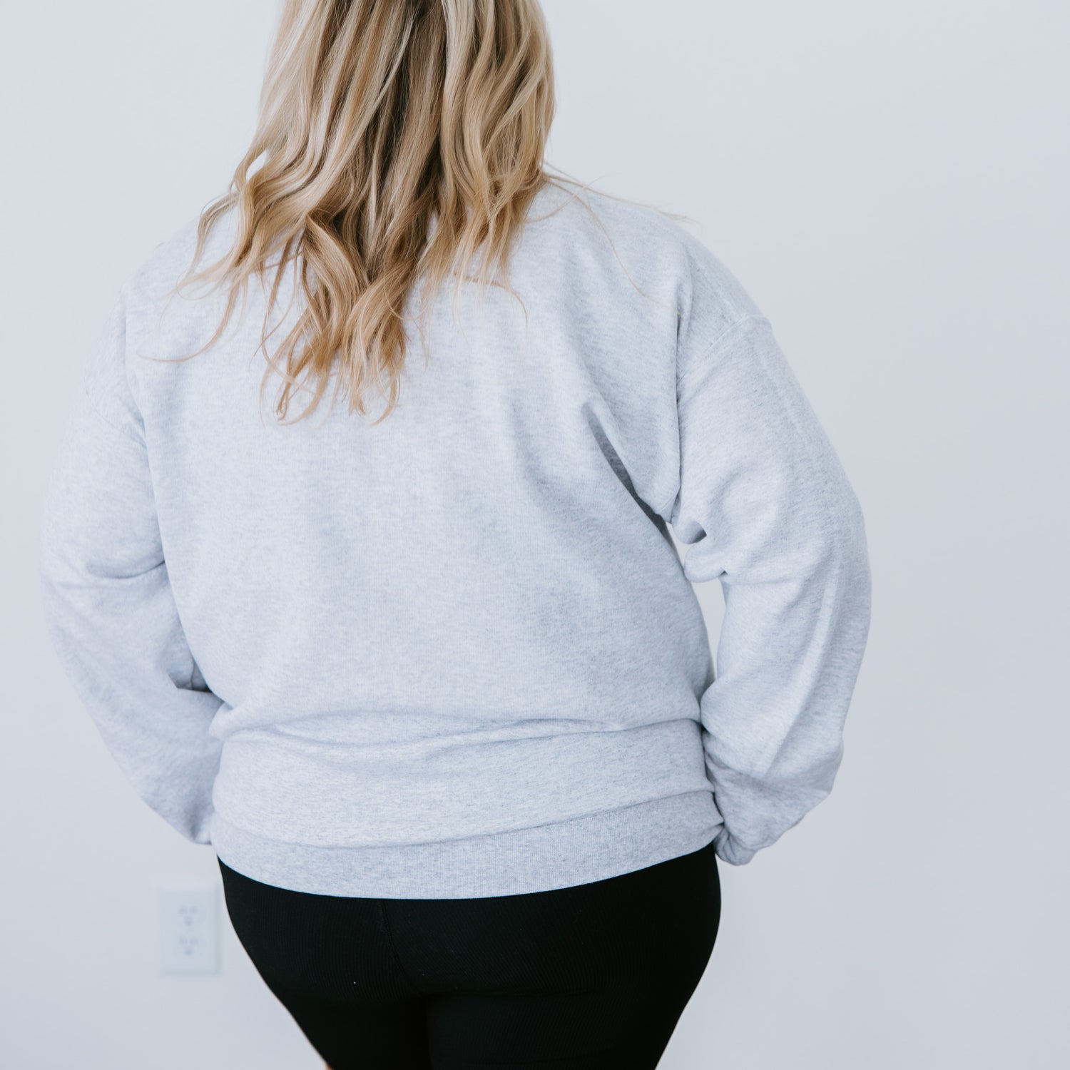 Curvy XOXO Graphic Sweatshirt