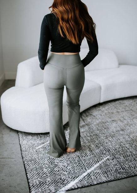 Mae Crossover Ribbed Flare Legging – Lauriebelles