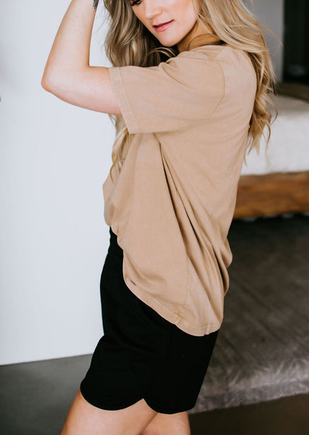 Veblen Oversized Tee by Chelsea DeBoer – Lauriebelles