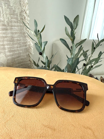 Jetsetter Rectangular Frame Sunglasses