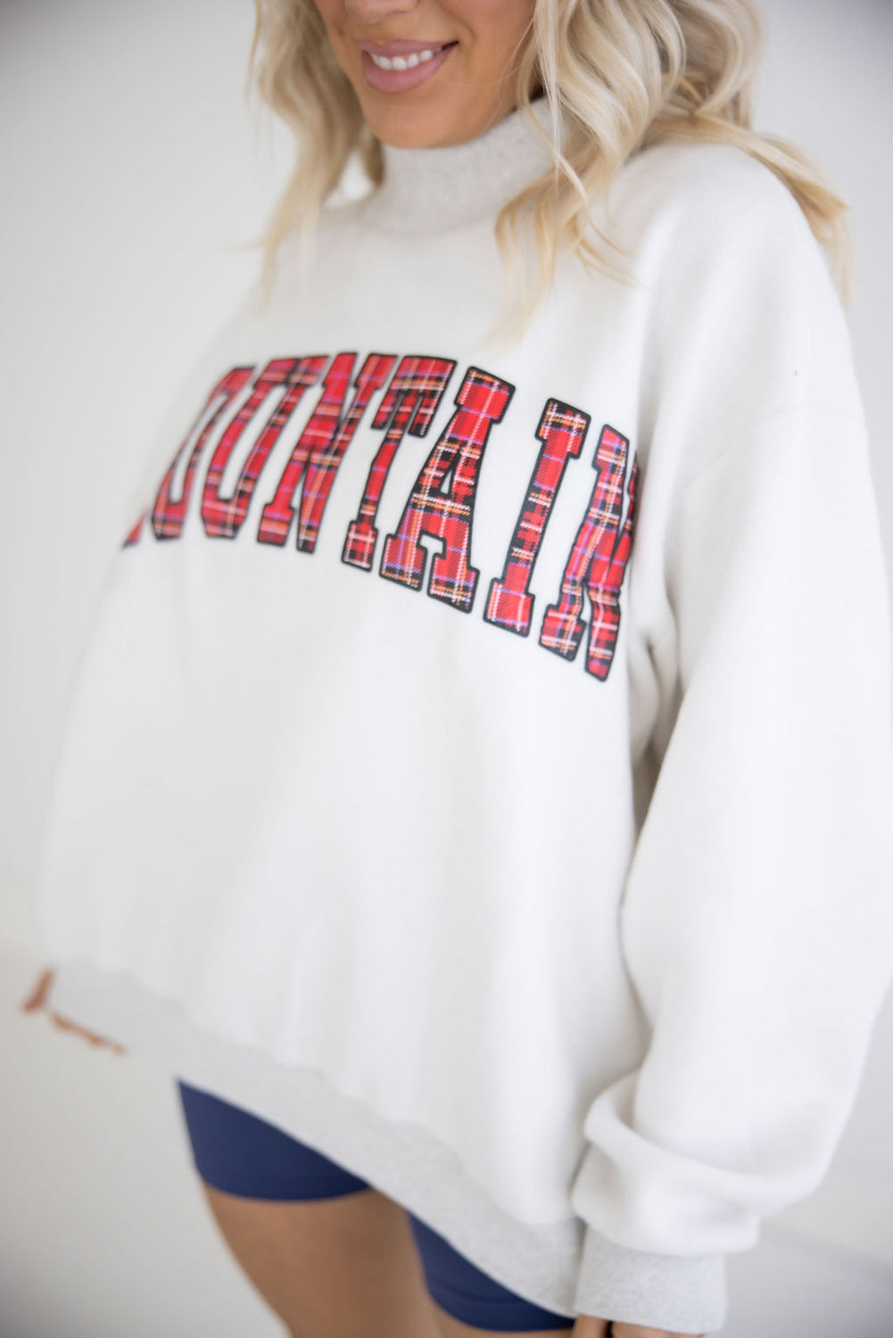 Lake and Mountain Graphic Pullover