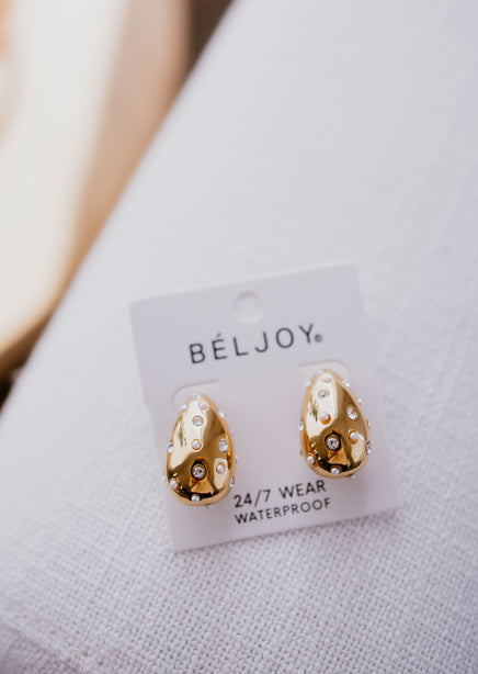 Wallie Water Drop Pearl Earrings