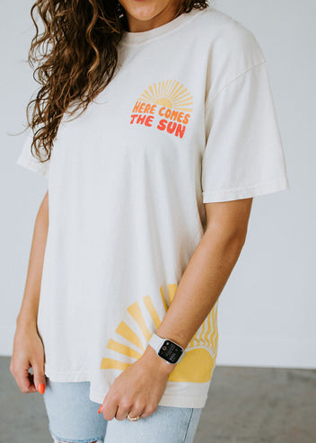 Here Comes the Sun Graphic Tee