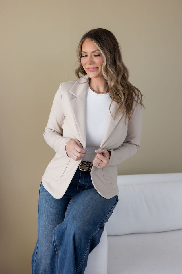 image of Leni Ponte Blazer