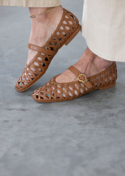 Dolce Vita Bodey Saddle Flats product view