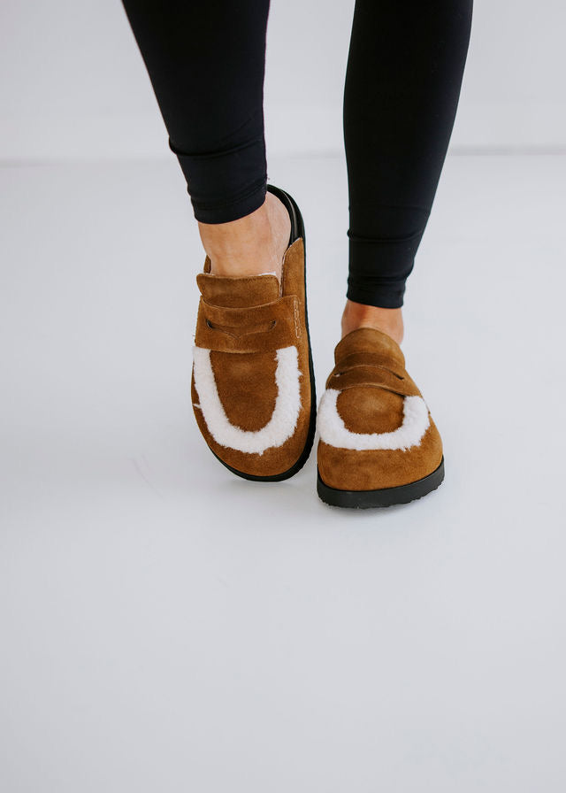 Steve Madden Tomlin Suede Clogs