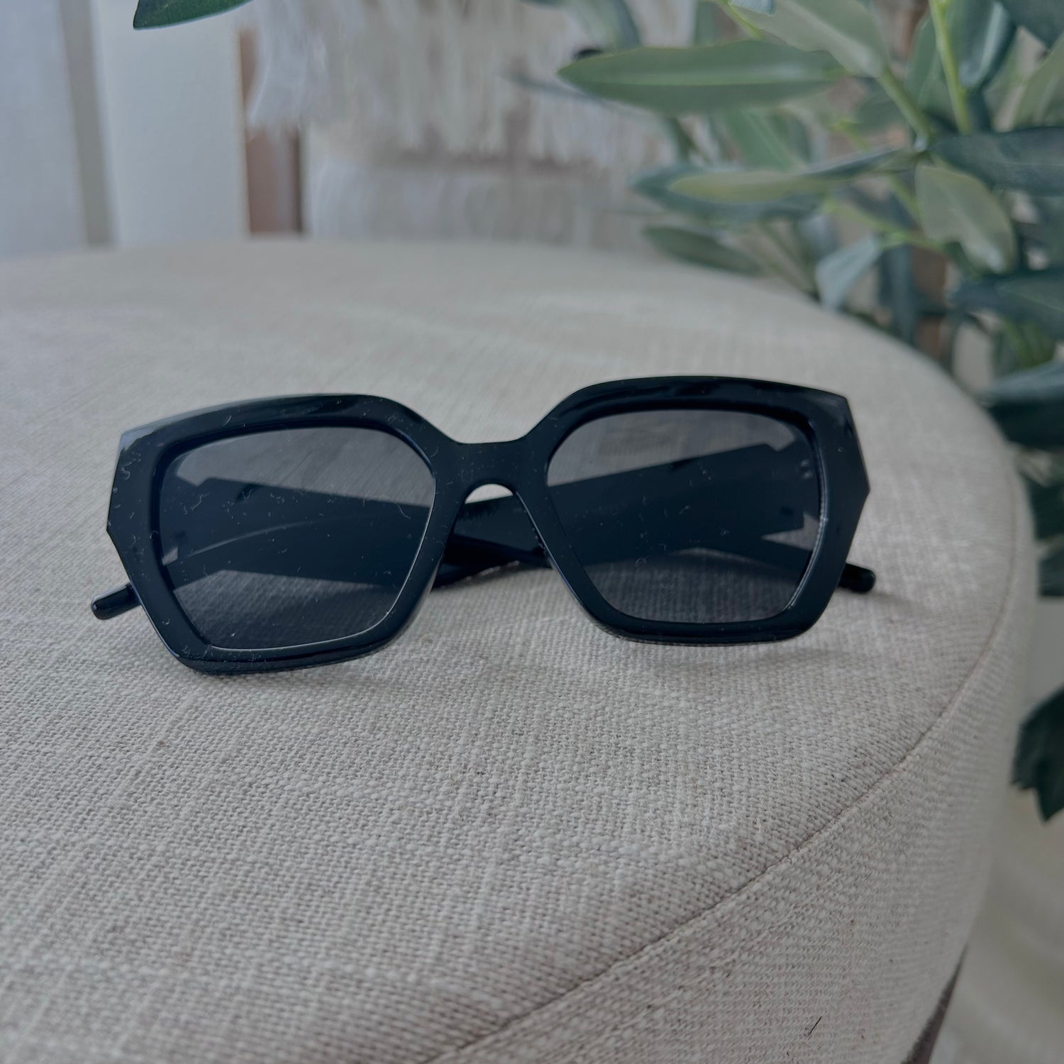 Very Vogue Cat Eye Sunglasses