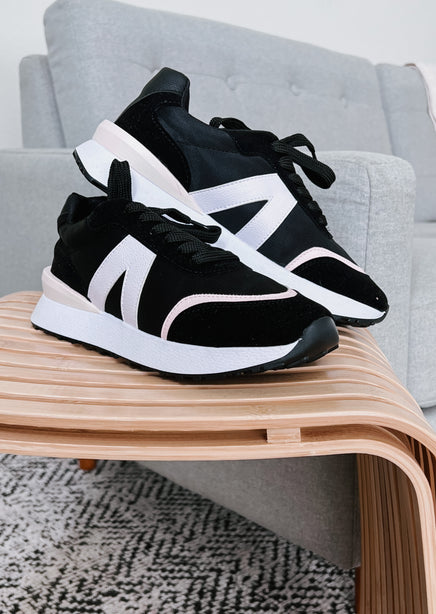 Nova Platform Sneakers