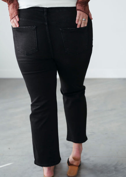 Curvy Gia Risen Straight Jean