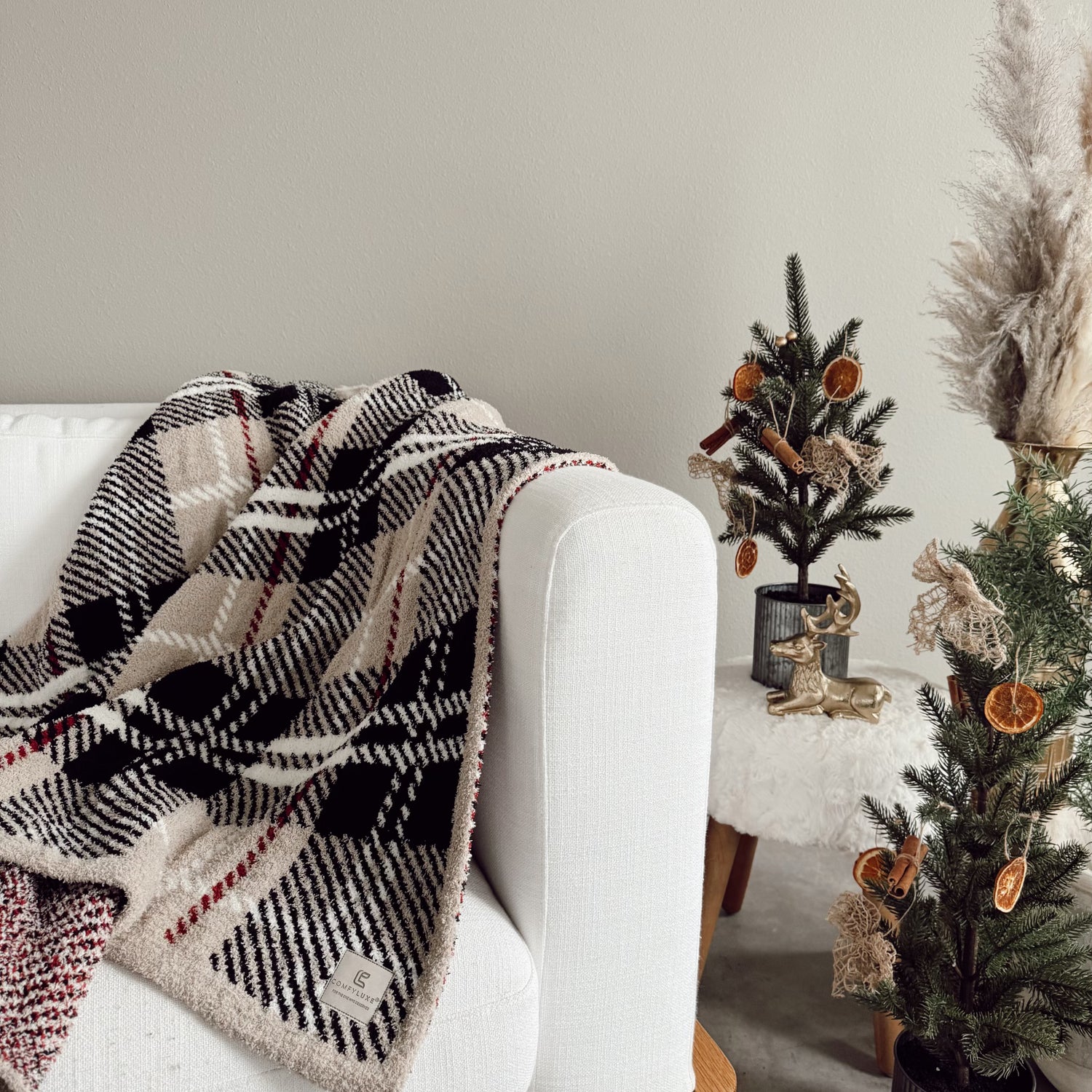 Holiday Comfy Luxe Throw Blankets