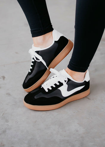 Modern Stripe Detail Sneaker