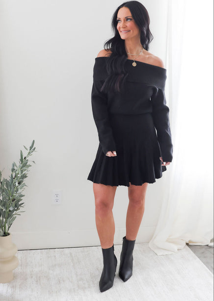 Greer Knit Pleated Mini Dress | Color: Black | Size: Medium | Lauriebelles Greer Knit Pleated Mini Dress | Color: Black | Size: Medium | Lauriebelles
