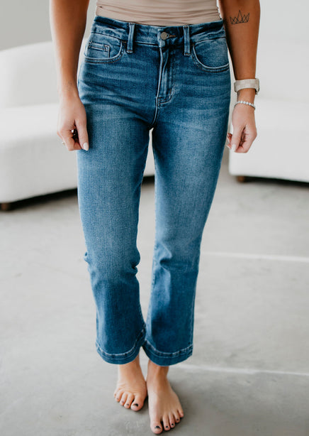 Lona Lovervet Crop Flare Jean