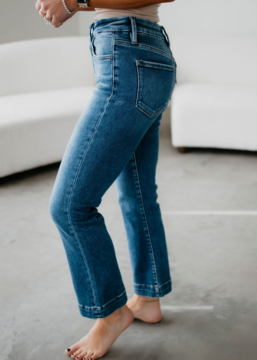 Lona Lovervet Crop Flare Jean