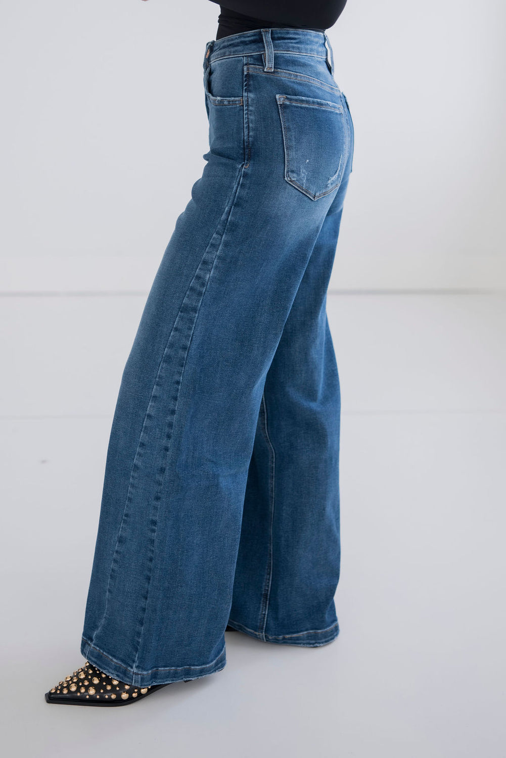 Attia Lovervet Wide Leg Jean