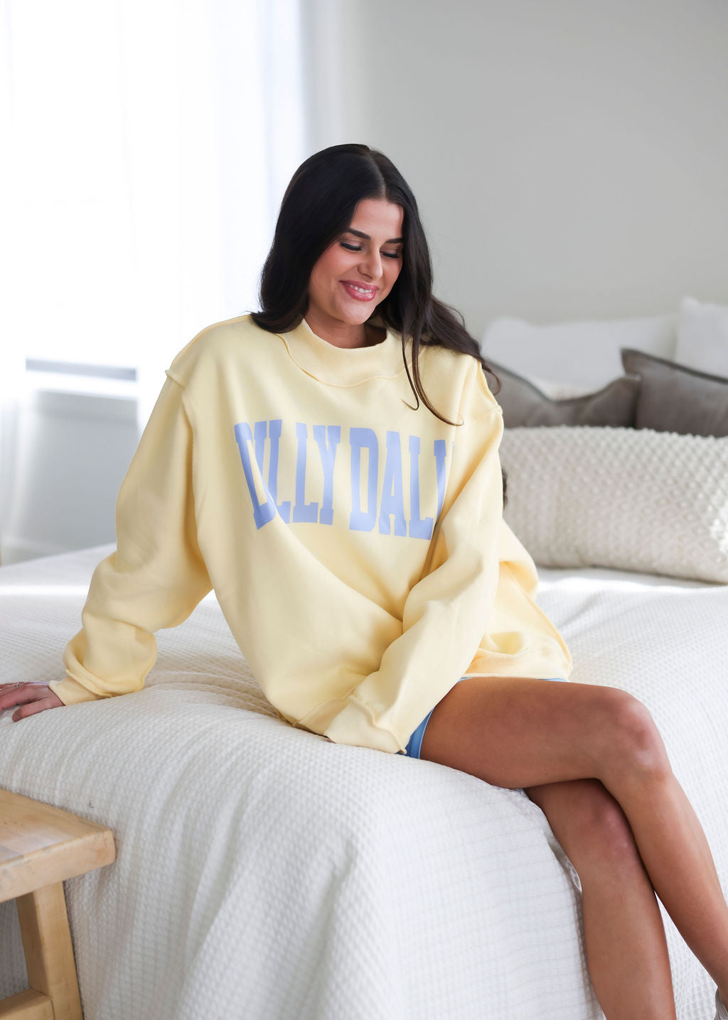 Dilly Dally Graphic Pullover
