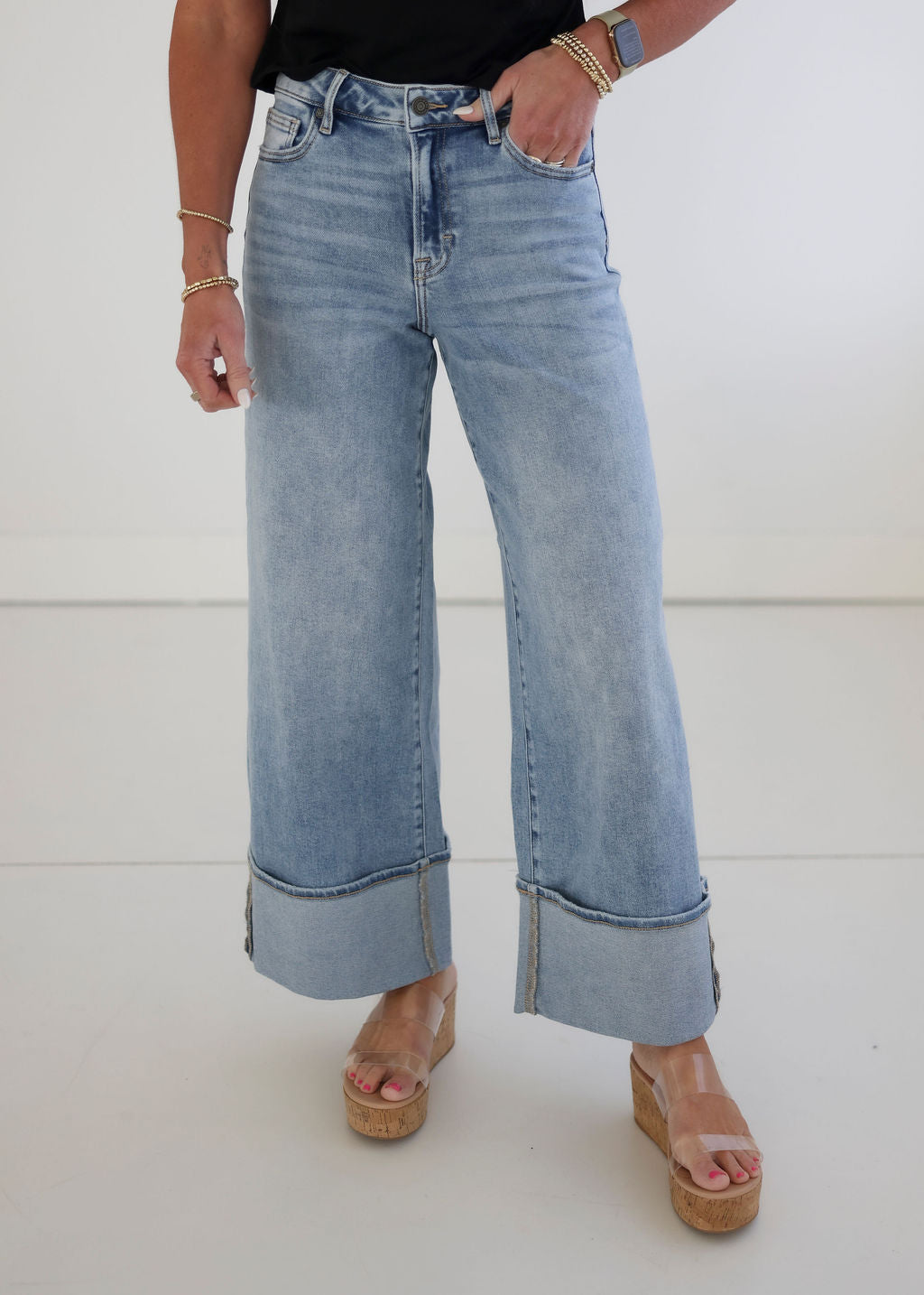 Ari Hidden Cuffed Wide Leg Jean