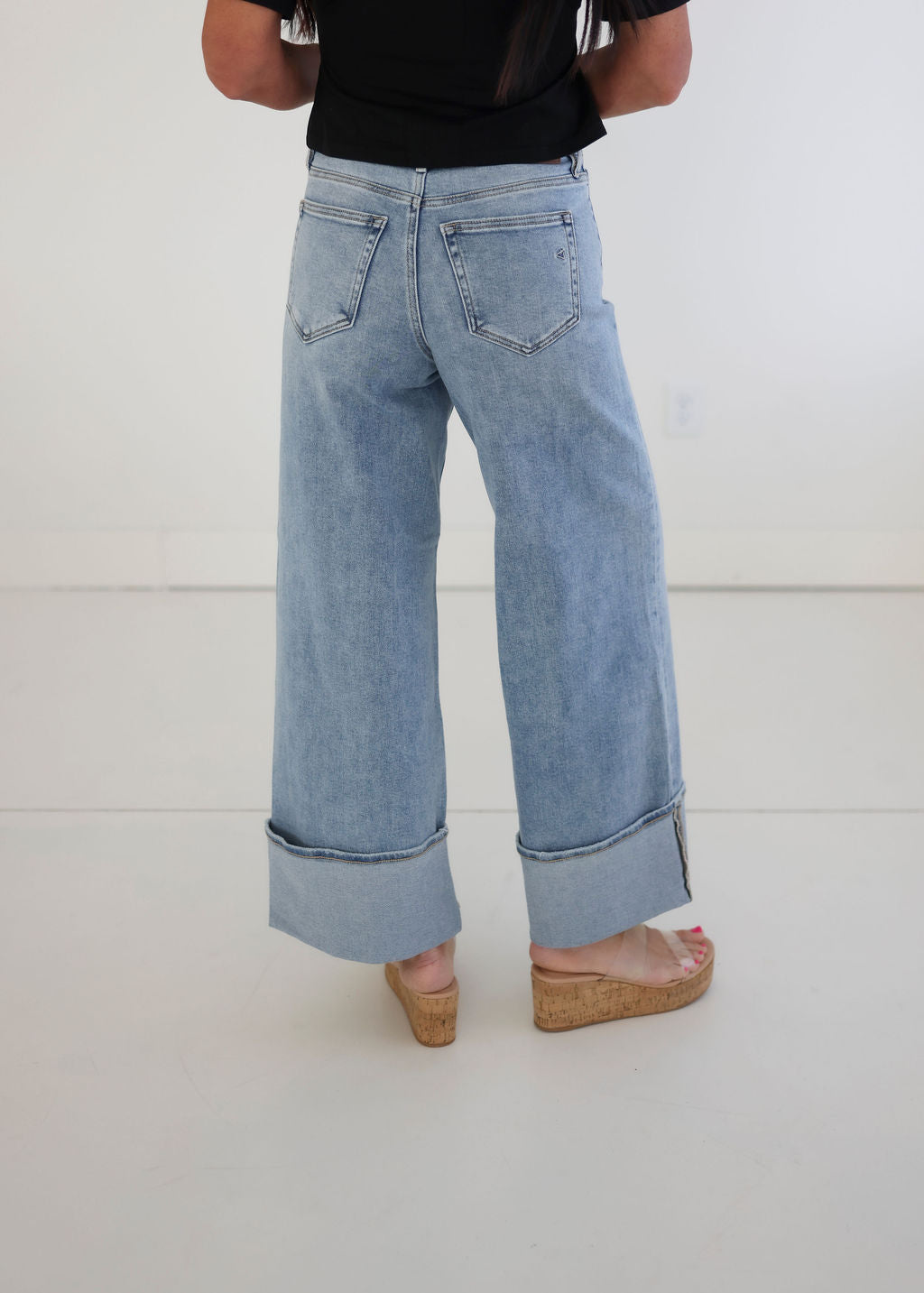 Ari Hidden Cuffed Wide Leg Jean