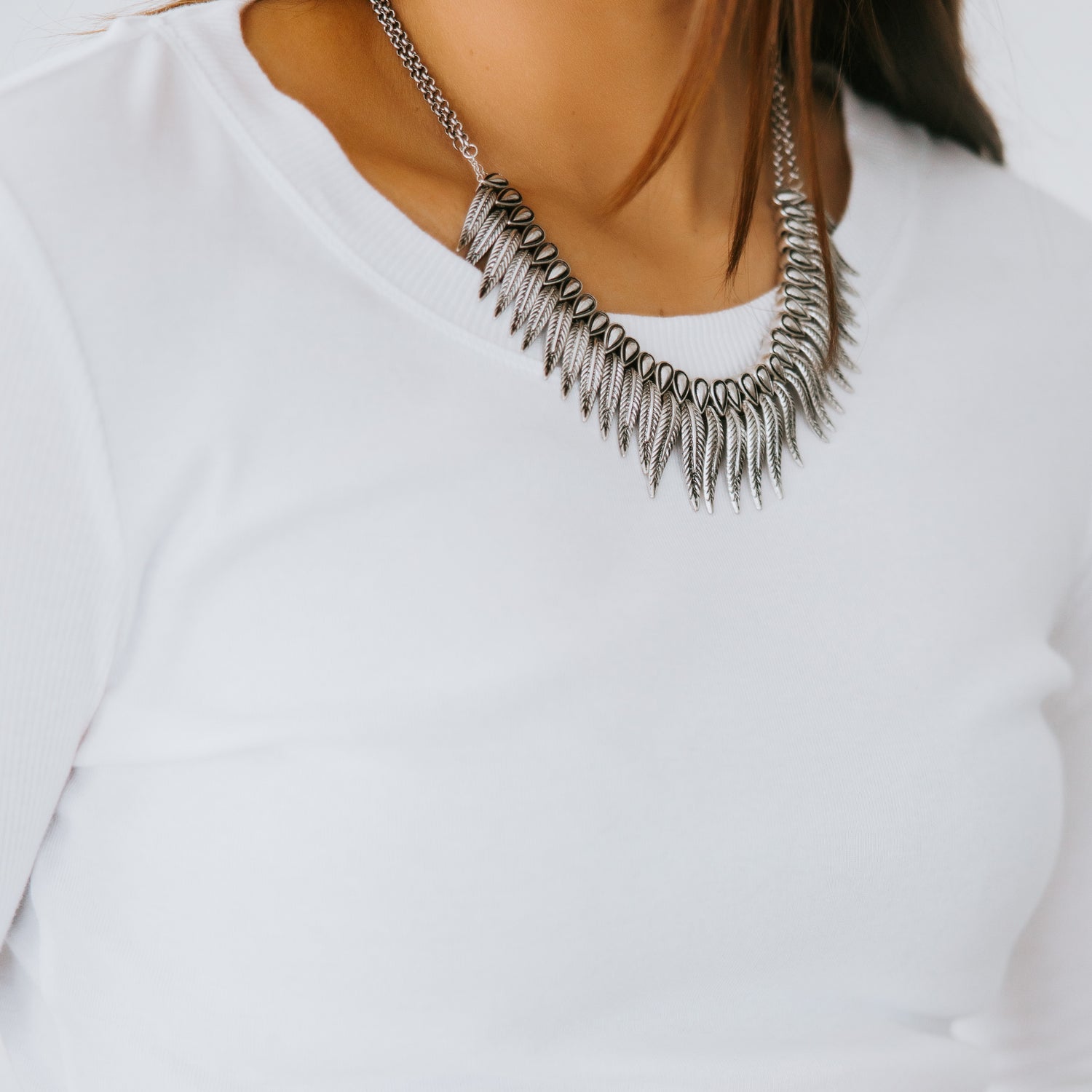 Metal Feather Necklace Set