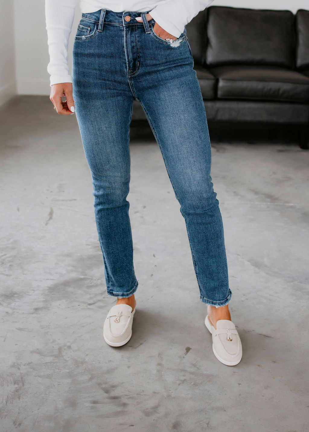 Shirley Slim Straight Jean