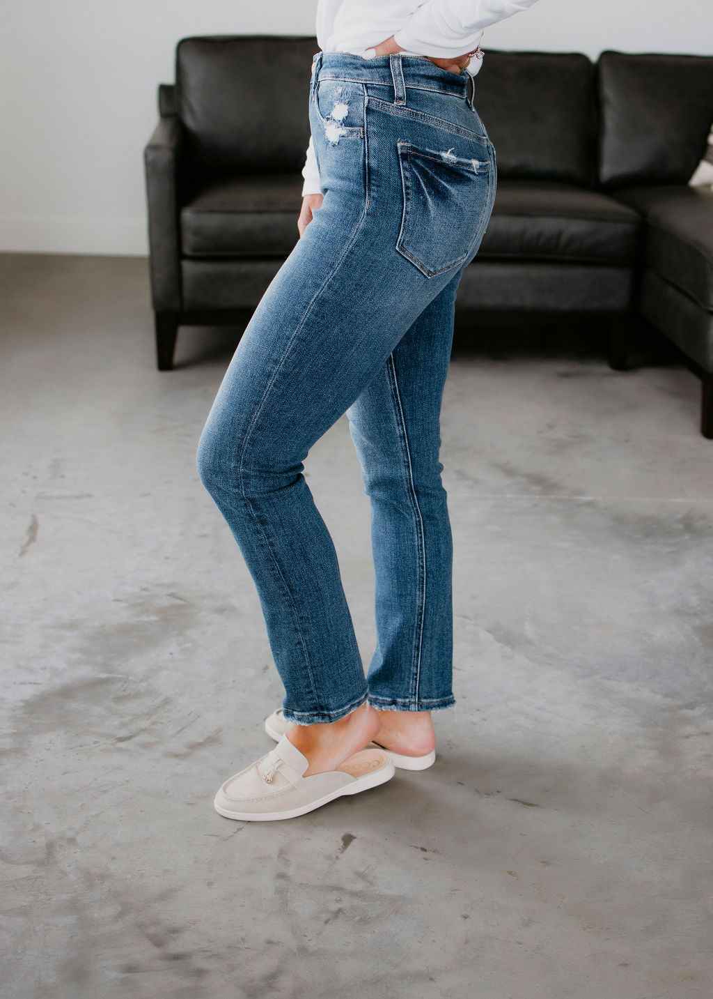 Shirley Slim Straight Jean