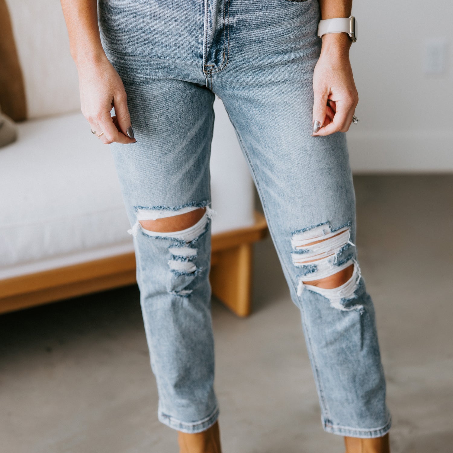 Vana Slim Straight Jeans