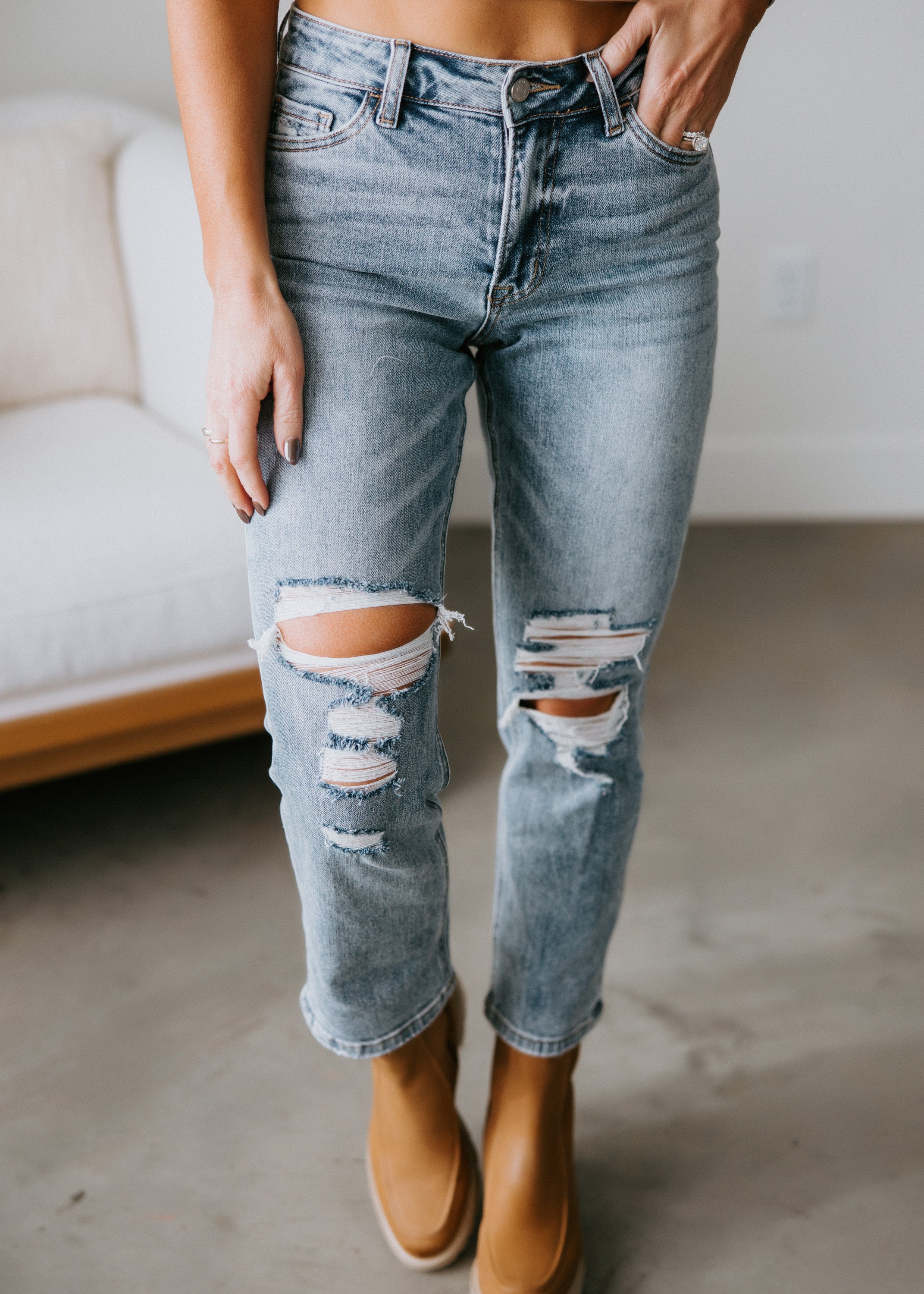 image of Vana Slim Straight Jeans