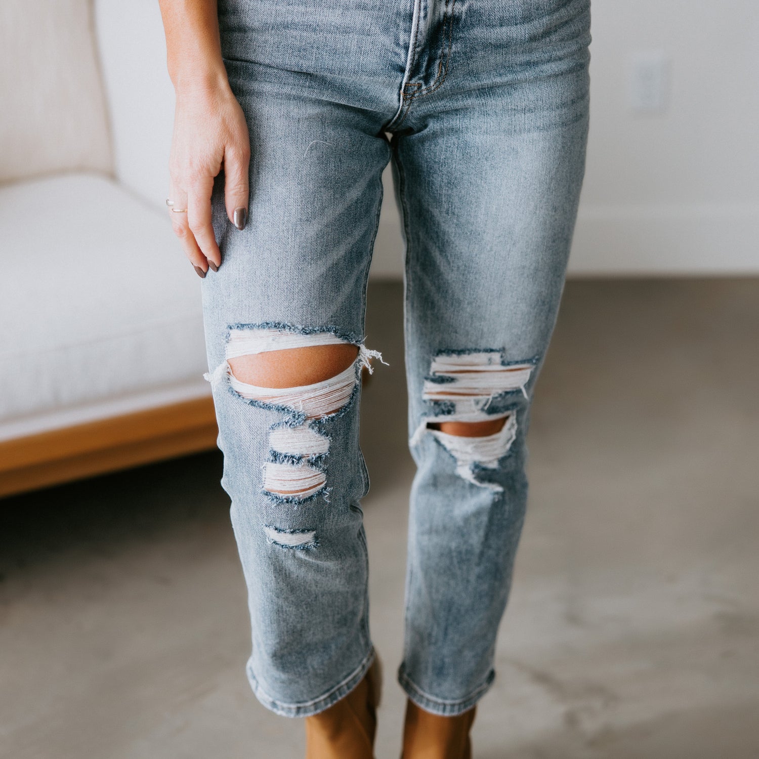 Vana Slim Straight Jeans