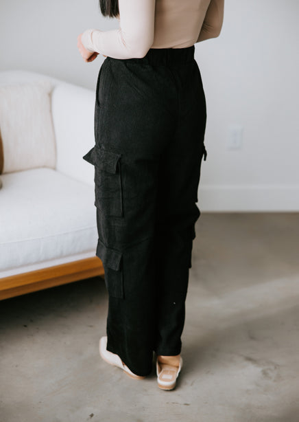 Natalie High-Waisted Denim Cargo Pants (Black) – La Belle Boutique