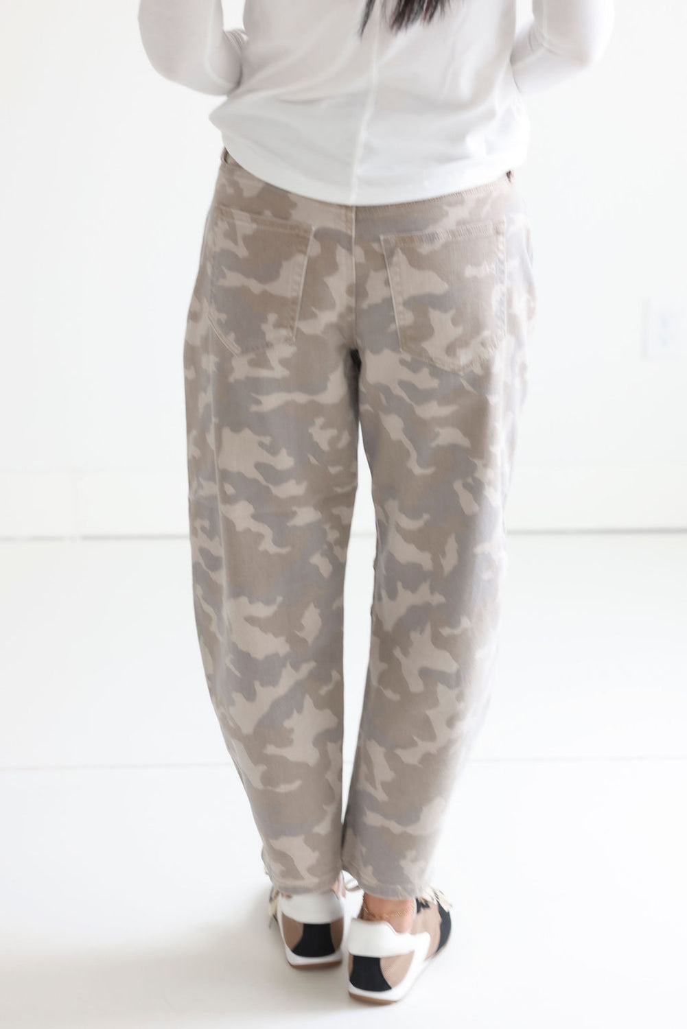 Lindy Hidden Camo Barrel Jeans