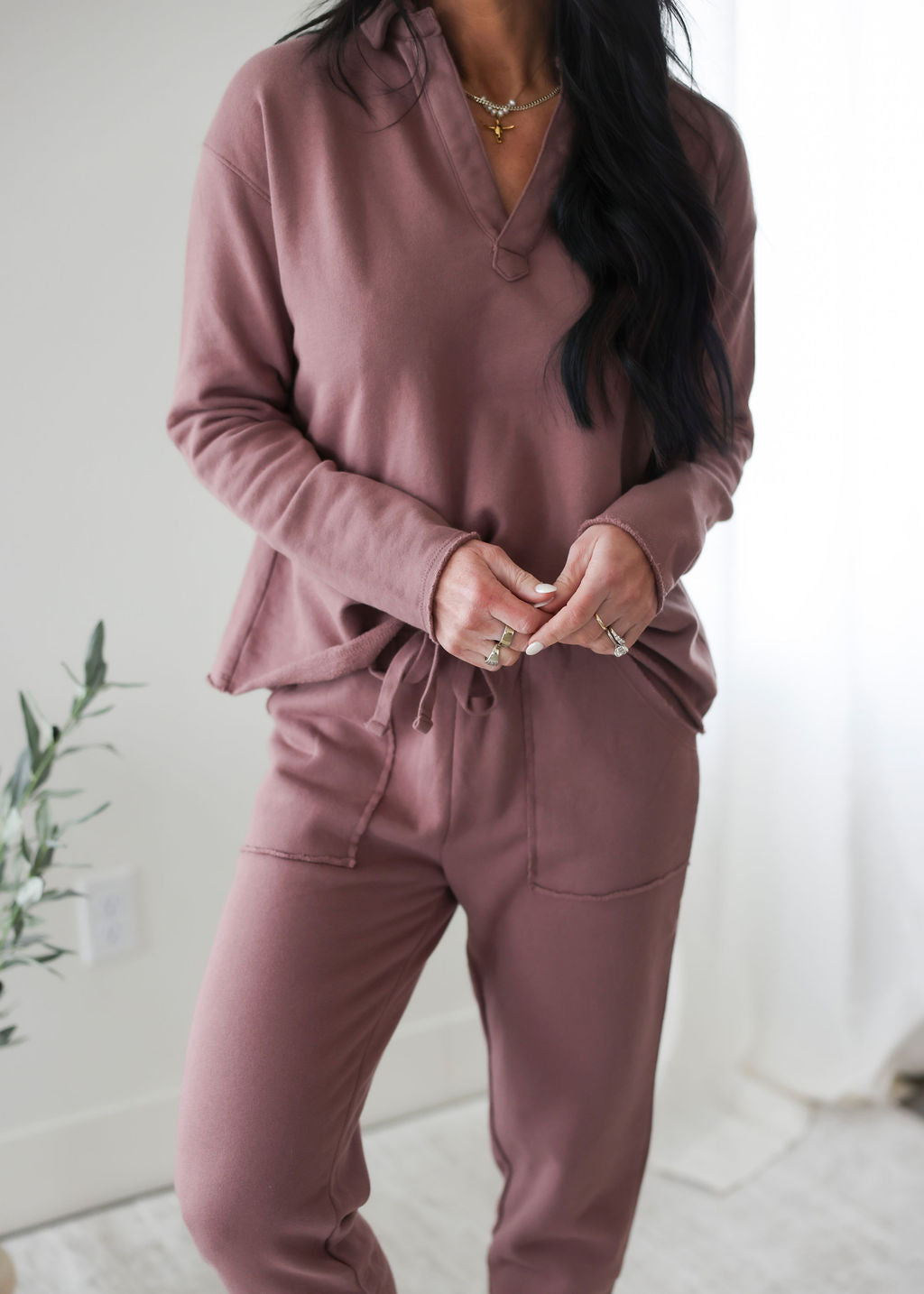 Chelie V-Neck Pullover