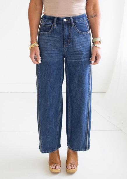 Beckham Saige Barrel Jean product view