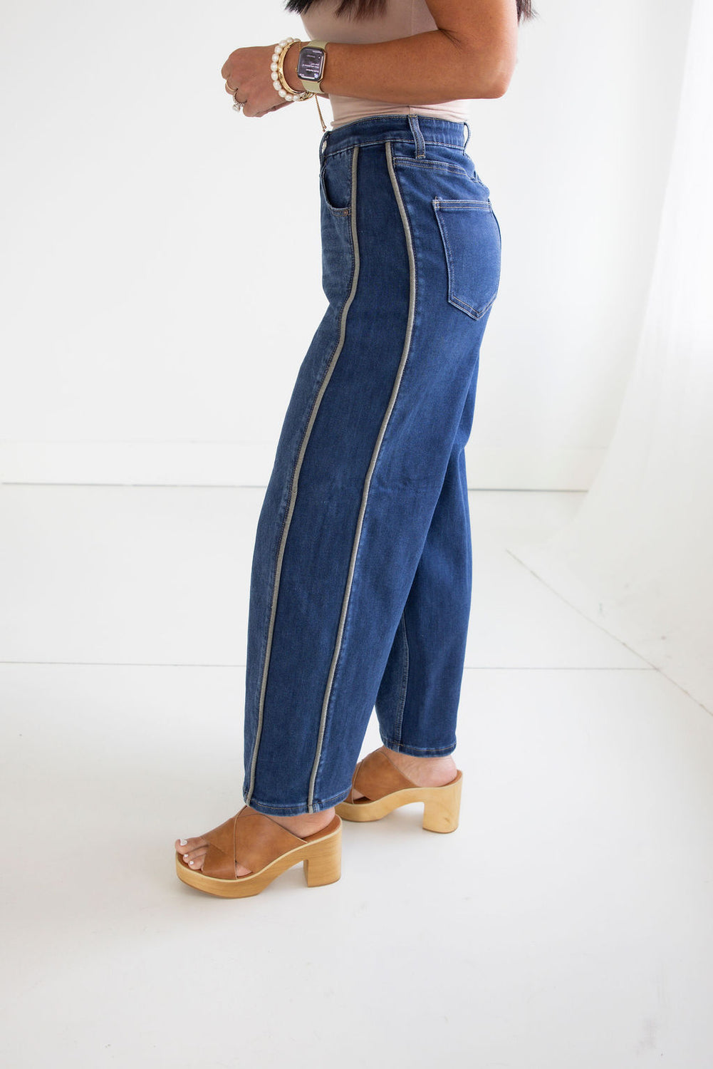 Beckham Saige Barrel Jean