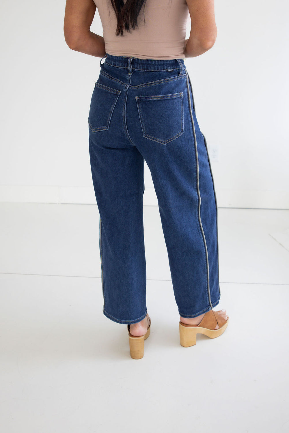 Beckham Saige Barrel Jean