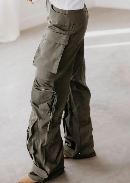 Steve Madden Duo Cargo Pants