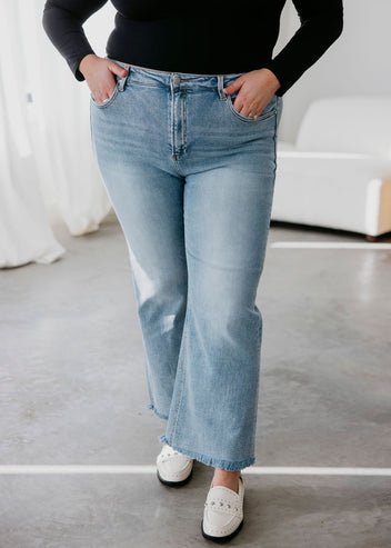 Curvy Cillian Risen Straight Jean