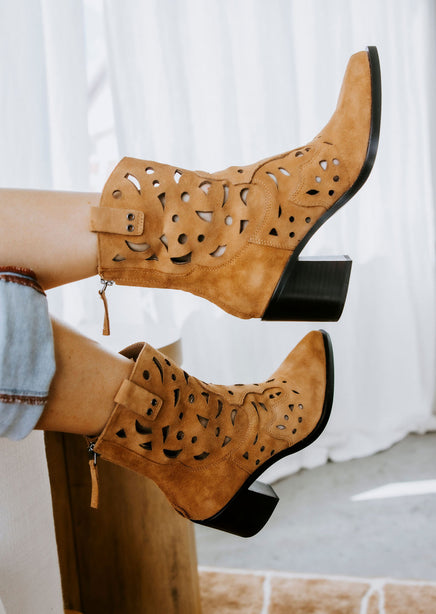 Dolce Vita Zenobi Boots product view